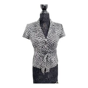 Beautiful belted jacket. First Options Petites blazer black and white SP
